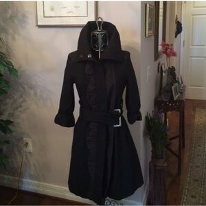 Black three-quarter sleeve Classy Trench Coat